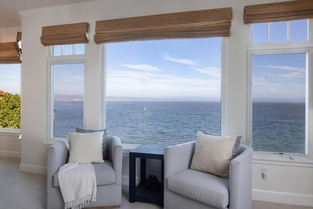 4840 Cliff Drive, Capitola CA: https://media.crmls.org/mediaz/ed568cc5-a08b-467c-871d-f13b95a99818.jpg