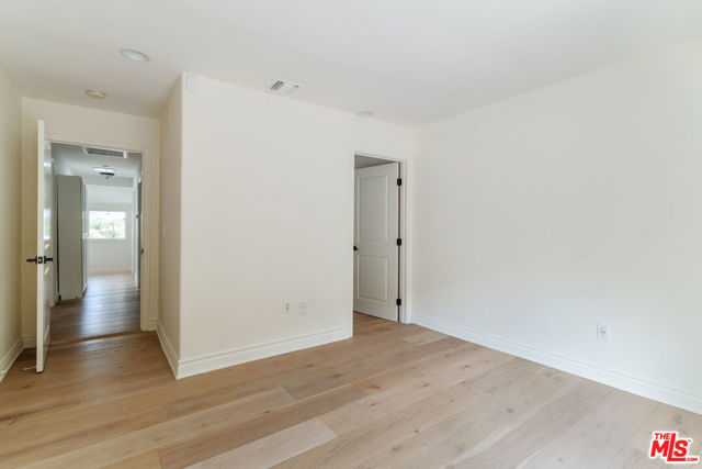 15514 Del Gado Drive, Sherman Oaks CA: https://media.crmls.org/mediaz/ed56ae5f-3cc5-4964-aa2e-9089dd2c1767.jpg