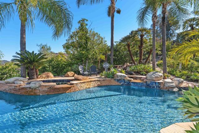 2034 Ridgecrest Place, Escondido CA: https://media.crmls.org/mediaz/ed56c41c-bc58-4c43-a48c-04eefa3d574d.jpg
