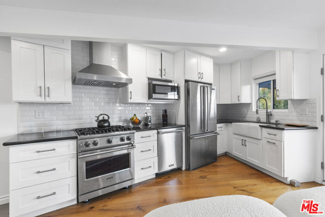 1788 N Orange Grove Avenue, Los Angeles CA: https://media.crmls.org/mediaz/ed57021a-1d8e-4484-9ad1-71cbc96b834b.jpg