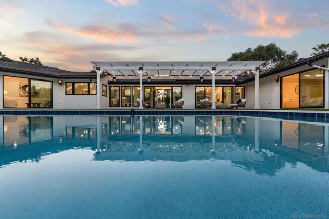2975 Woodford Drive, La Jolla CA: https://media.crmls.org/mediaz/ed570cb7-c6e8-48be-8870-5380179d5e6c.jpg
