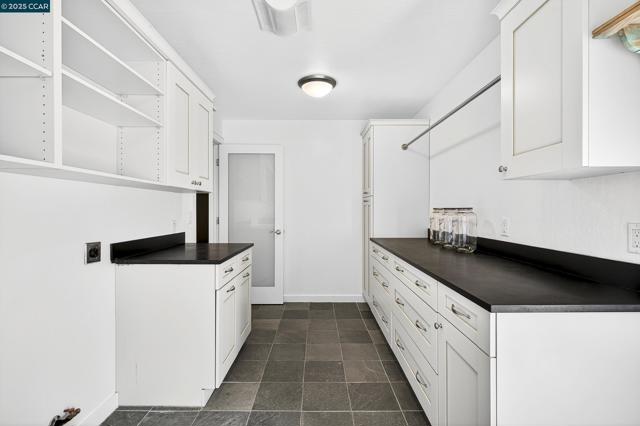 1206 Rimer Dr, Moraga CA: https://media.crmls.org/mediaz/ed57246b-05bb-41da-b2db-20d6e2af6a2a.jpg