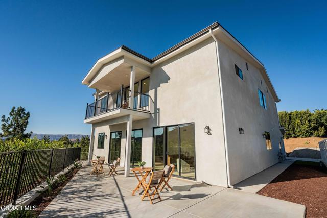 252 Capri Drive, Simi Valley CA: https://media.crmls.org/mediaz/ed572aff-9da6-4537-9401-3dfb3c7ef52d.jpg