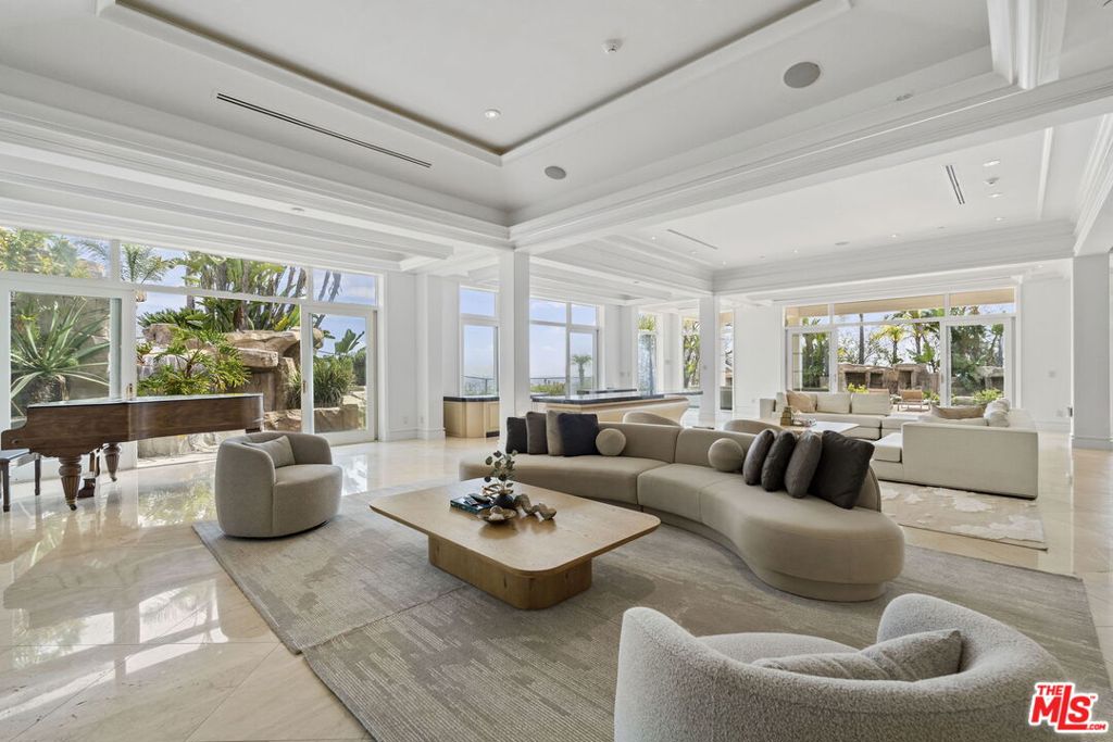 360 TROUSDALE Place — Modern