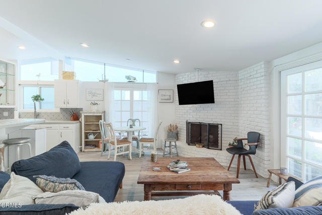 Detail Gallery Image 7 of 33 For 1089 Belfast Ln, Ventura,  CA 93001 - 3 Beds | 2 Baths