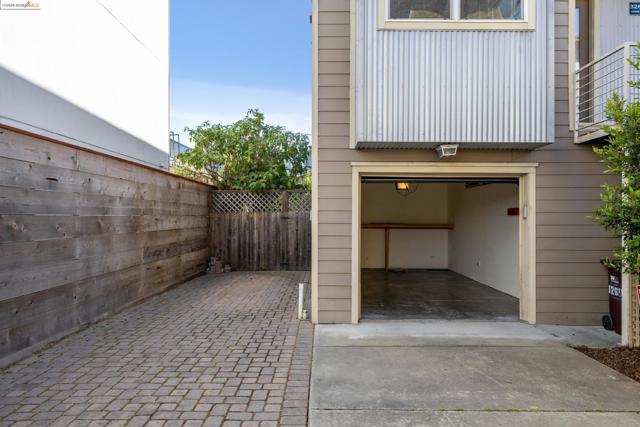 3268 Louise, Oakland, California 94608, 3 Bedrooms Bedrooms, ,3 BathroomsBathrooms,Townhouse,For Sale,Louise,41055908