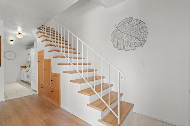 155 Peach Terrace, Santa Cruz CA: https://media.crmls.org/mediaz/ed5822ae-c259-4876-80d1-f1a1091f82d4.jpg