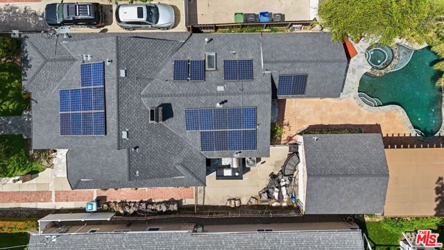 5324 Irvine Avenue, Valley Village CA: https://media.crmls.org/mediaz/ed5834b1-c010-4736-a518-5a9a7f6ca51f.jpg