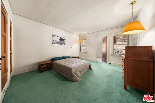 1060 Tremonto Road, Santa Barbara CA: https://media.crmls.org/mediaz/ed584922-b751-4251-b451-e76bfcf66a2f.jpg