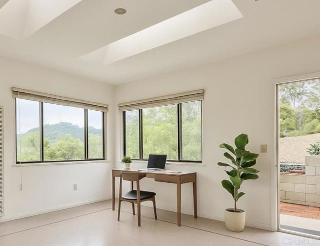 145 Yucca Road, Fallbrook CA: https://media.crmls.org/mediaz/ed58ef26-c312-4936-a092-9759e7b42a57.jpg