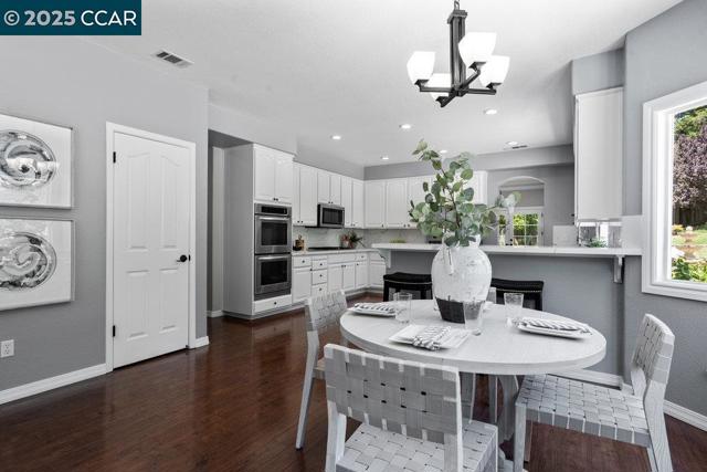 825 Bertram St, Walnut Creek CA: https://media.crmls.org/mediaz/ed59bab8-e49d-4005-8ea8-7cda14e9c08f.jpg