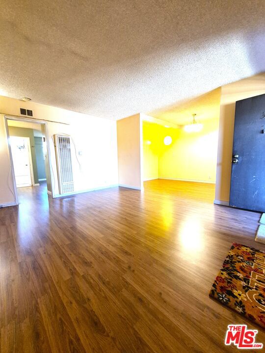2501 W Redondo Beach Boulevard, Gardena CA: https://media.crmls.org/mediaz/ed5a0f34-a856-4141-bd25-fe3b4eb25495.jpg