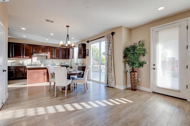 Image 18 of 60 For 2394 Amantea Way