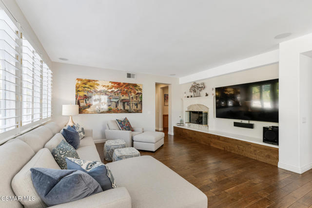 Image 21 of 79 For 4347 Via Entrada