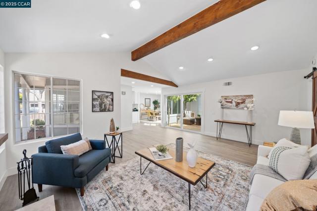 117 Brighton Rd, Alameda CA: https://media.crmls.org/mediaz/ed5b5011-bcb5-4194-9662-dd7d482ce28a.jpg