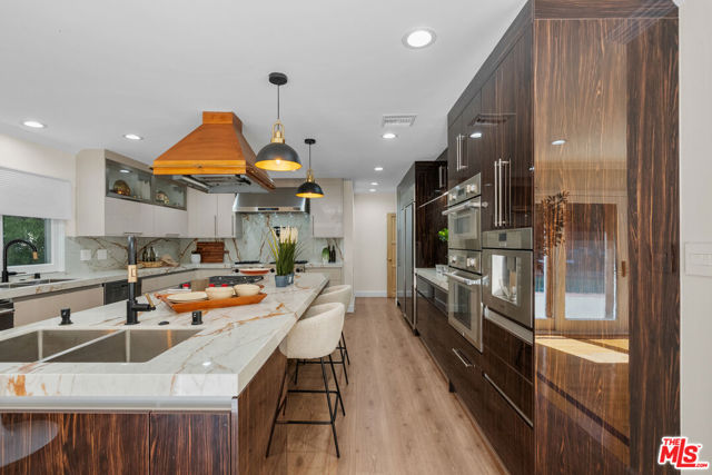 2103 N Hobart Boulevard, Los Angeles CA: https://media.crmls.org/mediaz/ed5b5a35-39fa-4e22-aafd-0784edf2489b.jpg