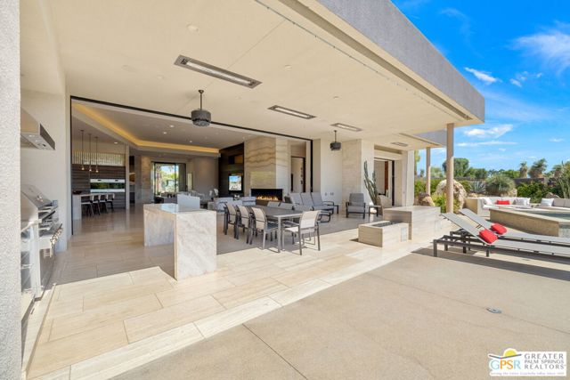 1 Sterling Ridge Drive, Rancho Mirage CA: https://media.crmls.org/mediaz/ed5c1b82-4c05-49e7-9ccc-f74c649ffcf3.jpg