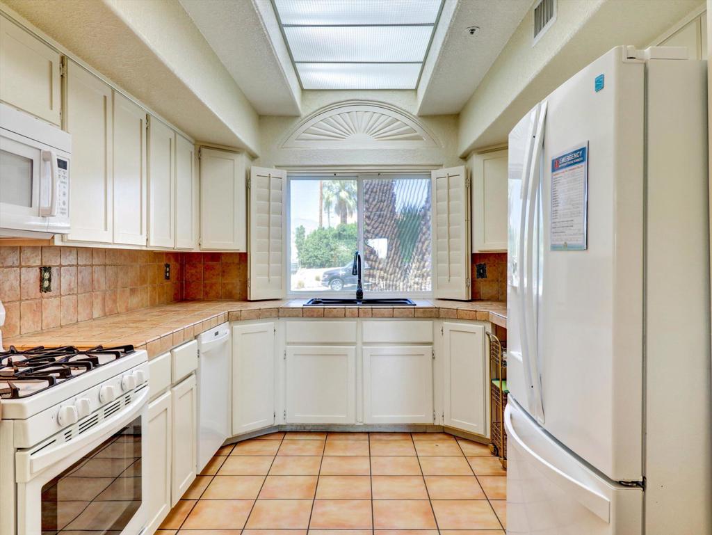 MLS #219138648DA image #2