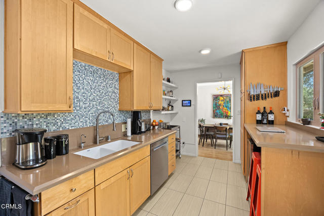 10316 Newhome Avenue, Sunland CA: https://media.crmls.org/mediaz/ed5d23ae-68a4-46a3-8ede-f9c69f566f7a.jpg