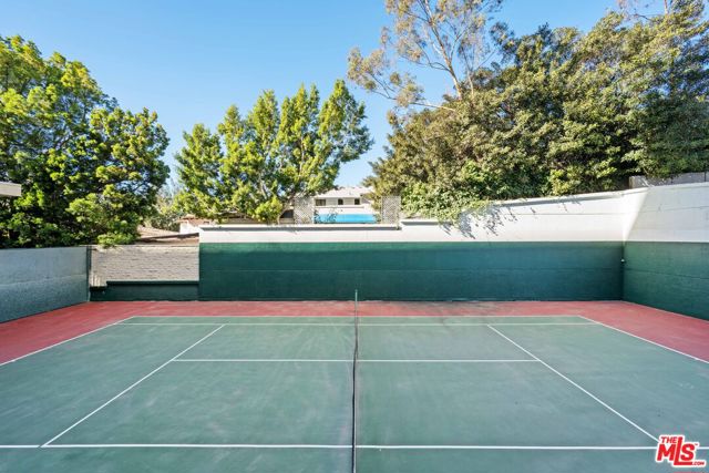 10535 Wilshire Boulevard, Los Angeles CA: https://media.crmls.org/mediaz/ed5d719b-704d-43c0-95e1-f41046e6093a.jpg