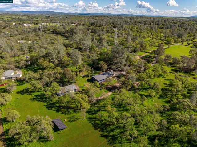 125 Sam Lynn Way, Oroville CA: https://media.crmls.org/mediaz/ed5de100-f91c-4e6d-b6ad-90d54d9bbef8.jpg