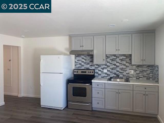 527 Vaqueros Ave, Rodeo CA: https://media.crmls.org/mediaz/ed5e41ca-43b6-4a80-948a-2ca44576fdf4.jpg