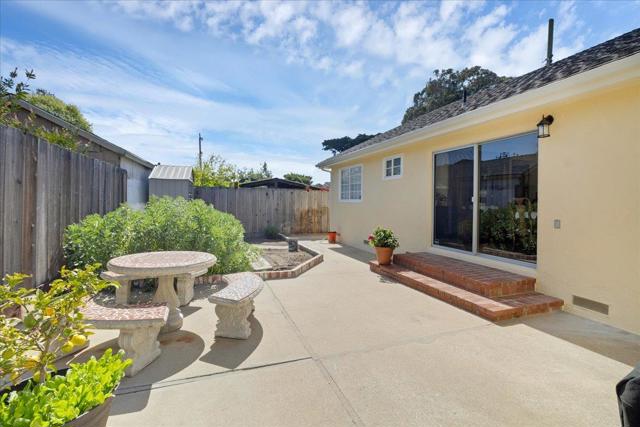 670 Van Buren Circle, Monterey CA: https://media.crmls.org/mediaz/ed5f59bc-aaab-4cf0-ba04-15e4a59b964d.jpg