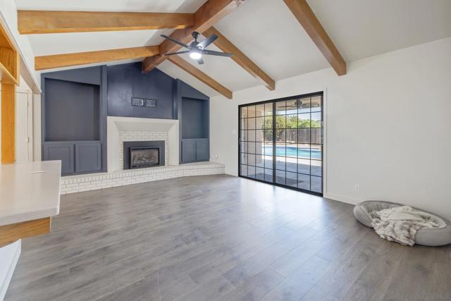 300 W Adrian Way, Hanford CA: https://media.crmls.org/mediaz/ed5f6d9a-a7e8-4484-9bd0-776e1eebef33.jpg