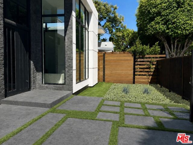 8741 Dorrington Avenue photo 36
