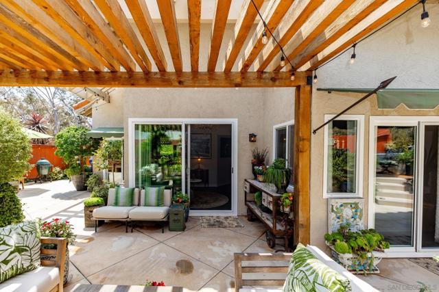 2708 Grove Ave, Carlsbad CA: https://media.crmls.org/mediaz/ed6039c6-5692-440b-a9a2-d7f0a2db4481.jpg