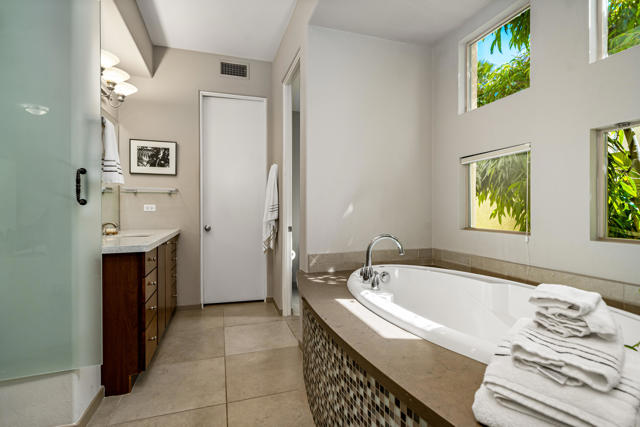3000 Candlelight Lane, Palm Springs CA: https://media.crmls.org/mediaz/ed6068c2-d654-4e99-8122-7865916aad81.jpg
