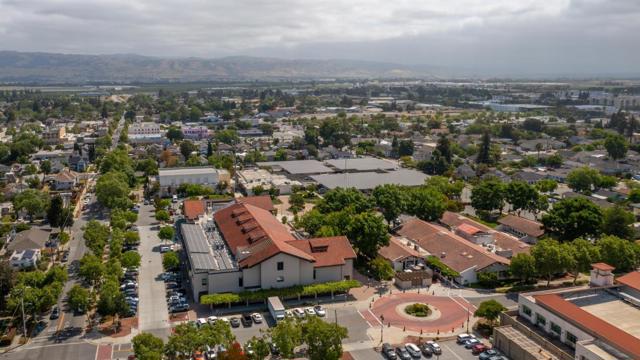 7400 Dowdy Street, Gilroy CA: https://media.crmls.org/mediaz/ed60eb9a-2e11-4079-a2ff-e0b2e5890add.jpg