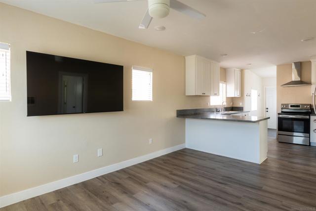 2948 50 Franklin Ave, San Diego CA: https://media.crmls.org/mediaz/ed612dd4-ca94-4622-9c53-296d2dff8542.jpg