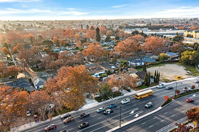 15741 Hesperian Boulevard, San Lorenzo CA: https://media.crmls.org/mediaz/ed617e69-e624-407f-8f51-99f6f9c0cb32.jpg