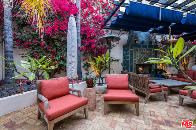 1925 Curson Place, Los Angeles CA: https://media.crmls.org/mediaz/ed61f72e-63b0-4f76-bc28-02abc9e5b7a0.jpg