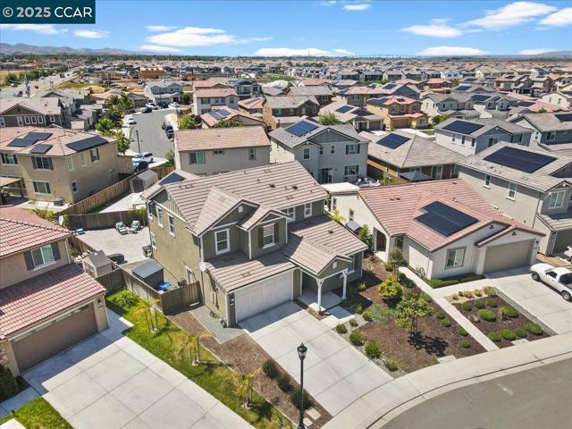 405 Avanti Way, Oakley CA: https://media.crmls.org/mediaz/ed62c629-4cb0-44f9-bb91-91d9537060e3.jpg