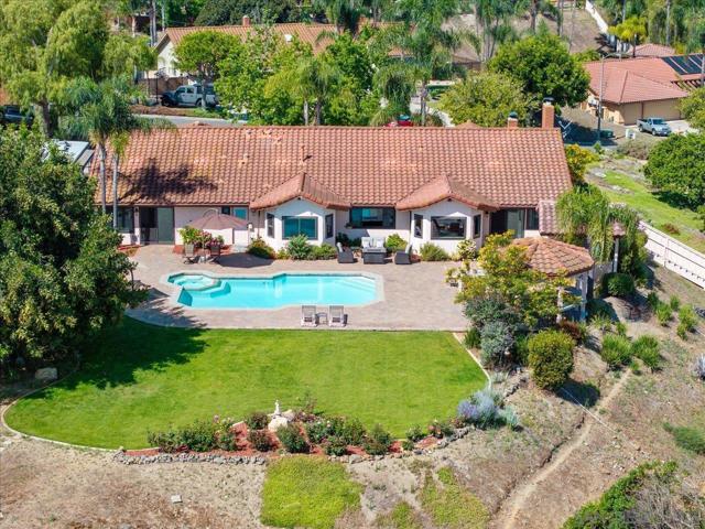 1373 Stoneridge Circle, Escondido CA: https://media.crmls.org/mediaz/ed62c97e-8979-498e-9f40-3e6bb0eeb98a.jpg