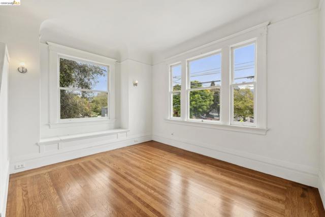 1718 Bancroft Way, Berkeley CA: https://media.crmls.org/mediaz/ed635a39-db7f-4a05-a943-652487c803c1.jpg