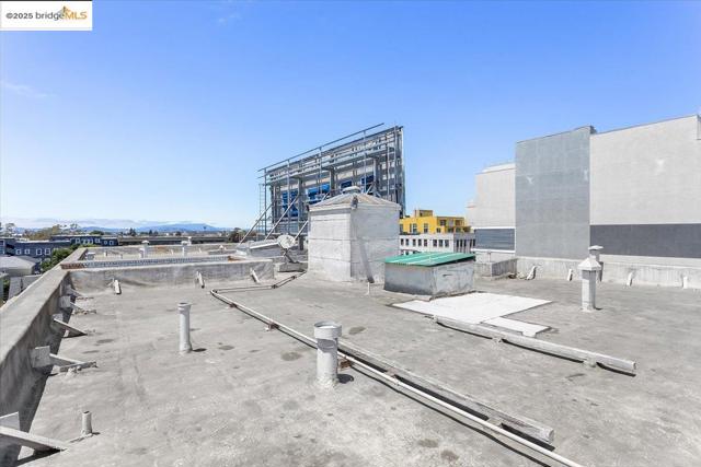 498 25th Street, Oakland CA: https://media.crmls.org/mediaz/ed637ce5-966b-4e38-9c3c-0692f8d2b894.jpg