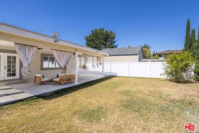 15065 Vose Street, Van Nuys CA: https://media.crmls.org/mediaz/ed63aef2-e2cf-40fd-8638-e22657c64732.jpg