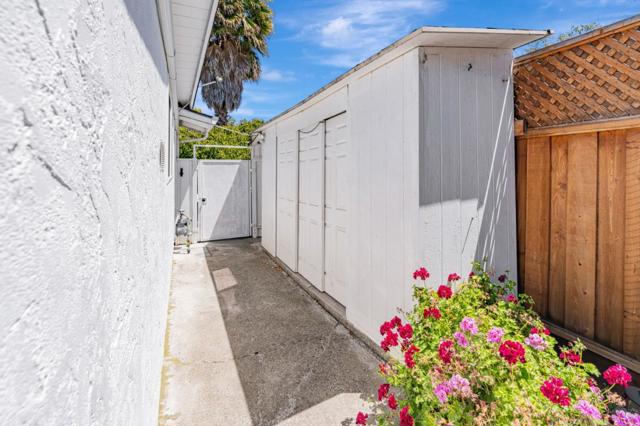 225 W Meadow Drive, Palo Alto CA: https://media.crmls.org/mediaz/ed6452b4-46a3-4a88-b0de-5a3787f50f34.jpg