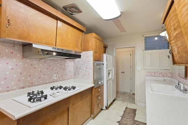 31047 Brae Burn Avenue, Hayward CA: https://media.crmls.org/mediaz/ed6471bb-f08b-4b3e-b8dd-a64062e041d0.jpg