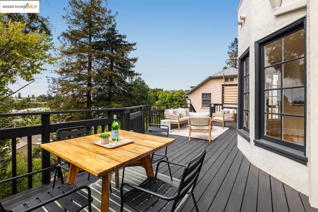 740 Calmar Ave, Oakland CA: https://media.crmls.org/mediaz/ed649a52-7beb-4f7f-b45f-1d35cfa5291c.jpg