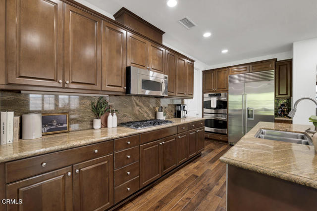 11806 Ricasoli Way, Porter Ranch CA: https://media.crmls.org/mediaz/ed6573f3-c26a-416a-8e5f-3d9b83565f9e.jpg