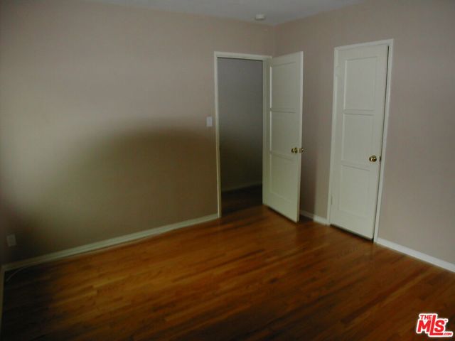 1444 Yale Street, Santa Monica CA: https://media.crmls.org/mediaz/ed667ed9-4b44-4b55-abb8-5e75d3e8bc6d.jpg
