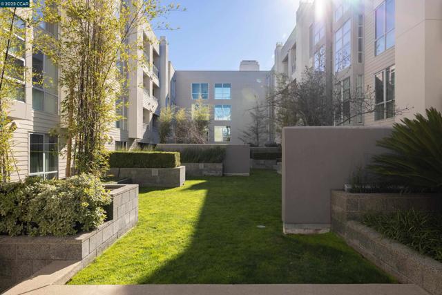 1655 N California Blvd, Walnut Creek CA: https://media.crmls.org/mediaz/ed6684a9-0acb-4363-87f6-ed2d2ed7d5c1.jpg