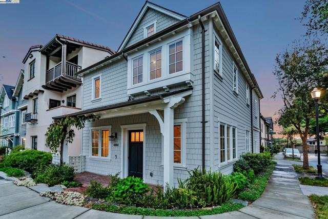43150 Calle Familia, Fremont CA: https://media.crmls.org/mediaz/ed66ab72-2ffb-46ea-80bc-a999863fe805.jpg