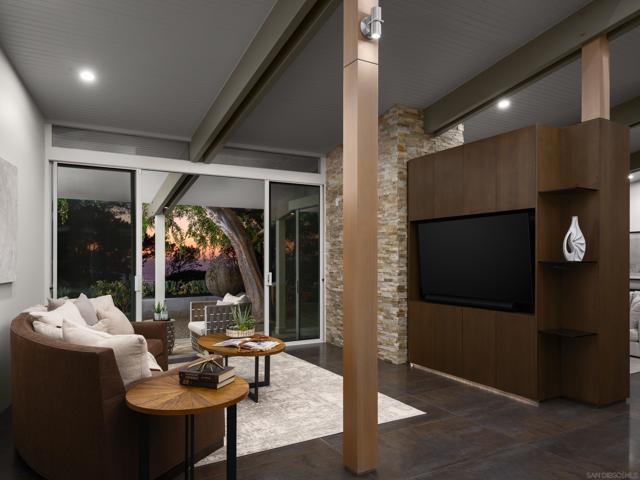 327 Pine Needles Dr, Del Mar CA: https://media.crmls.org/mediaz/ed6707d8-5b87-49e2-a484-5a365b7dcc4c.jpg
