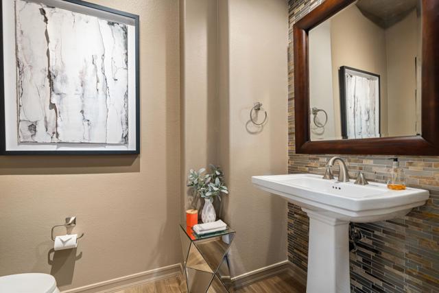 350 Loch Lomond Road, Rancho Mirage CA: https://media.crmls.org/mediaz/ed6767f9-3eba-404b-a059-c21dab3a66e7.jpg