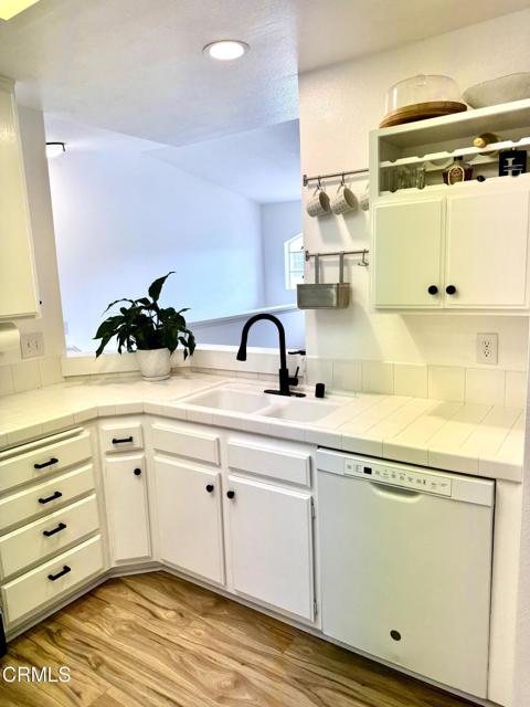 Detail Gallery Image 13 of 30 For 2184 Blackberry Cir, Oxnard,  CA 93036 - 2 Beds | 2 Baths